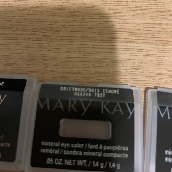 Mary Kay Mineral Eye Color - Driftwood - Picture 2 of 7